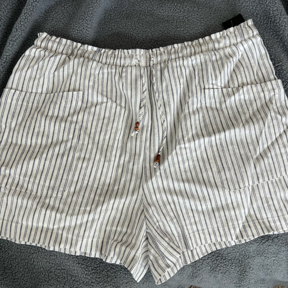 Forever 21 Plus Woven Shorts
